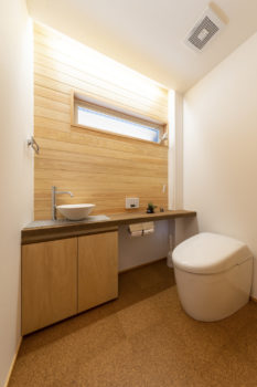 広島市安佐南区　建築設計事務所　かんくう建築デザイン　八木の家　トイレ